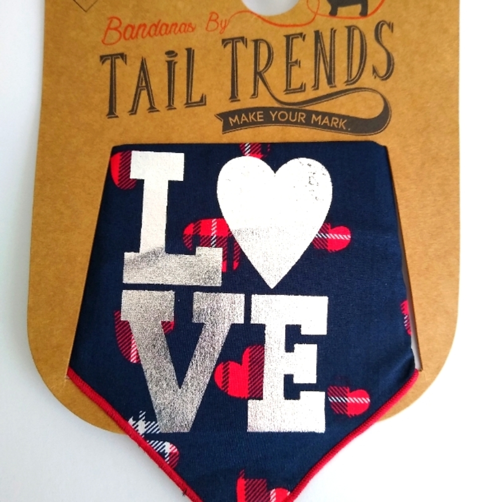 Tail Trends dog bandana, scoop-neck bandana Love style# 101088-M  sz M